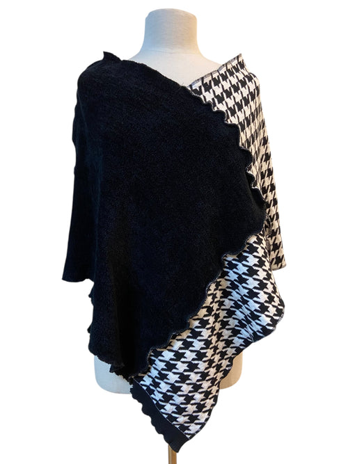 Black and White One Size Poncho image 1