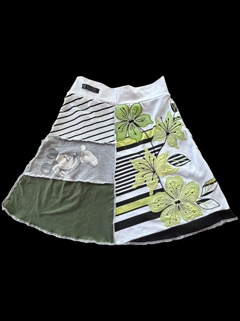 Size Small Upcycled Mickey Mouse T-shirt Skirt with Pockets image 4