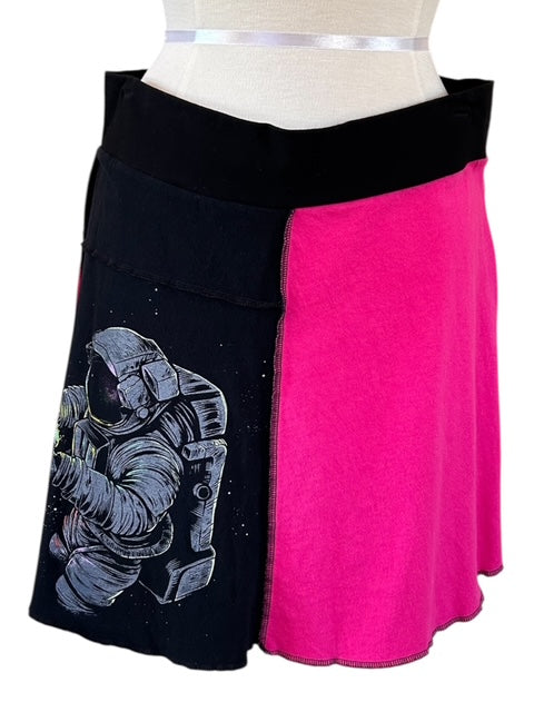Size X-large Pink and Black T-shirt Skirt with a Pocket image 2
