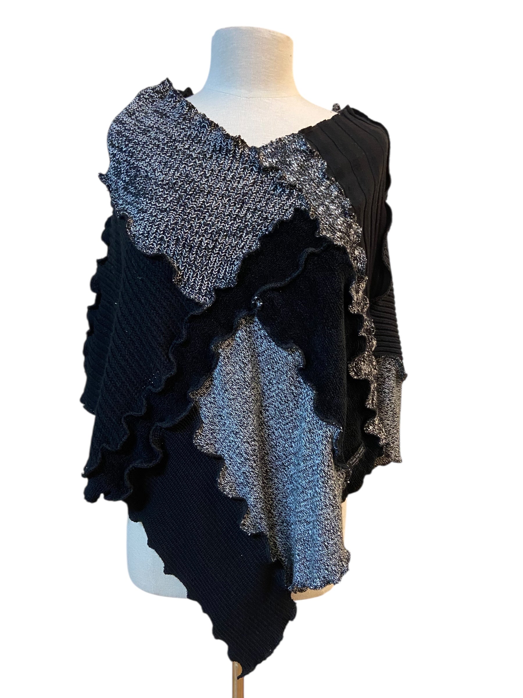 Black and White One Size Poncho image 1