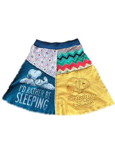 Size Medium Upcycled Peanuts T-Shirt Skirt with a Pocket image 6