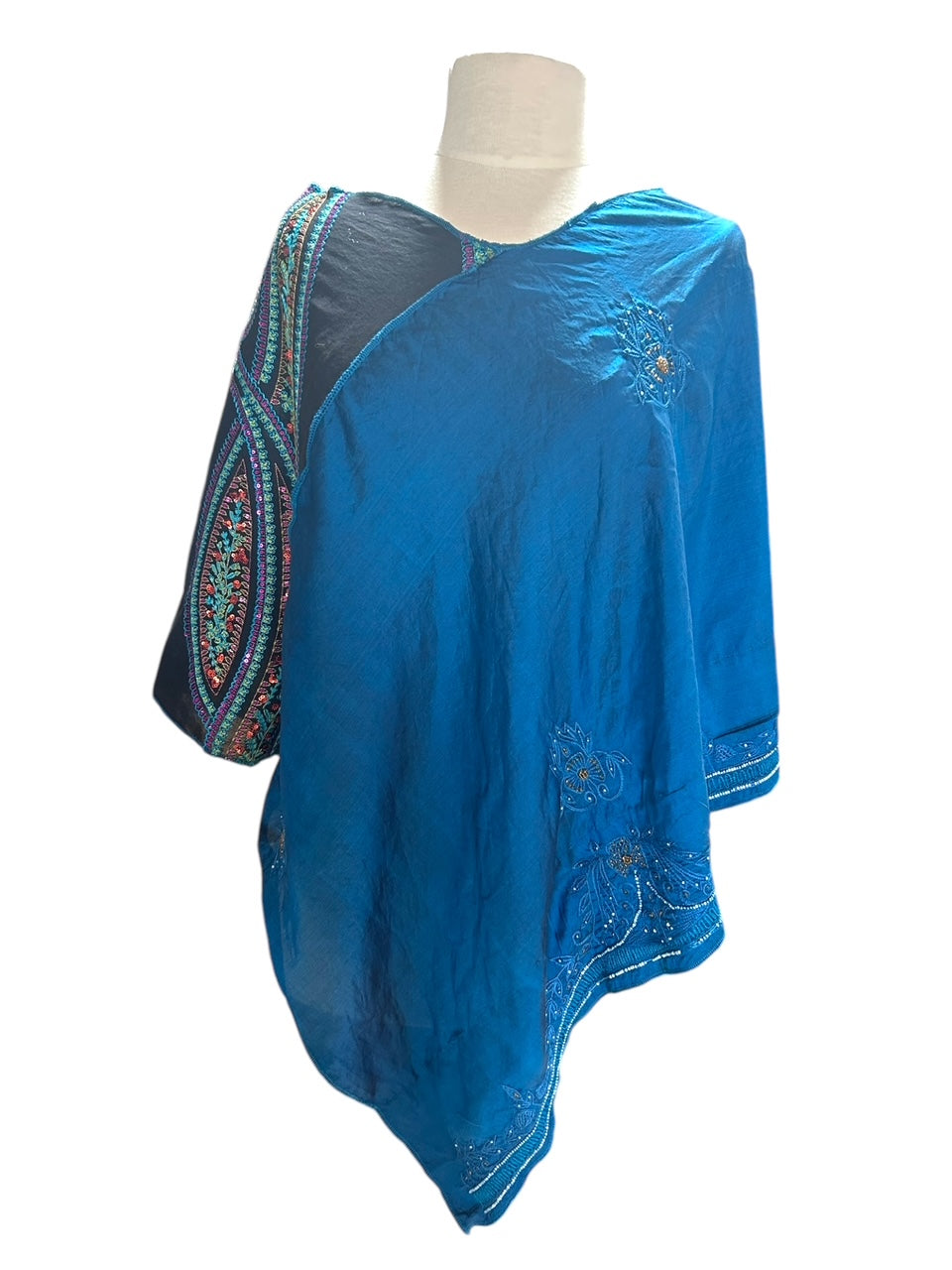 Upcycled Poncho Sari One Szie image 3