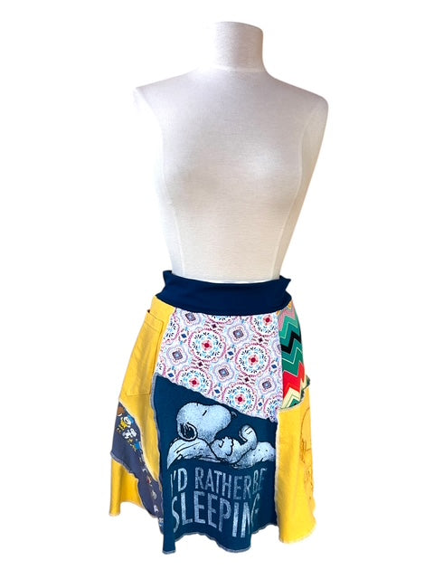 Size Medium Upcycled Peanuts T-Shirt Skirt with a Pocket image 4