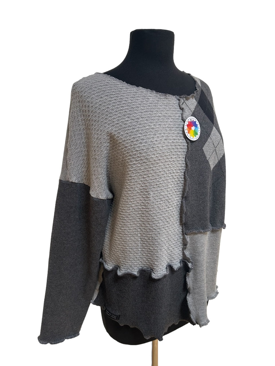 Size Small/Medium Gray Argyle Patchwork Sweater image 7