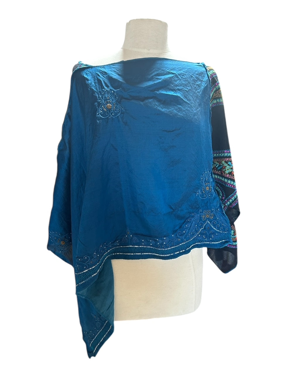 Upcycled Poncho Sari One Szie image 2