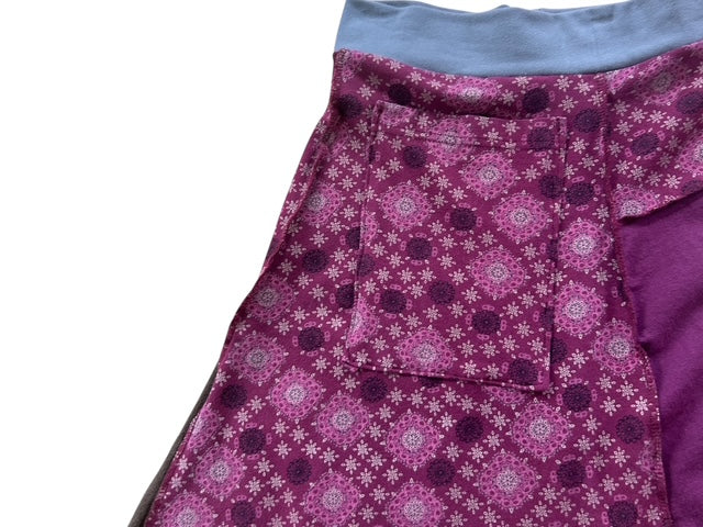 Size x-large dinosaur skirt.