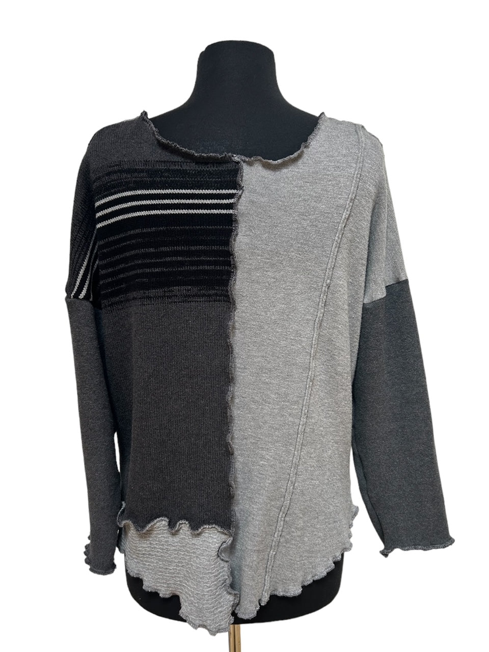 Size Small/Medium Gray Argyle Patchwork Sweater image 3