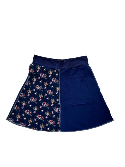 Women's Size Medium Upcycled Avatar T-shirt Skirt image 3