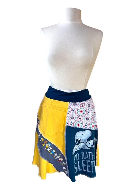 Size Medium Upcycled Peanuts T-Shirt Skirt with a Pocket image 3