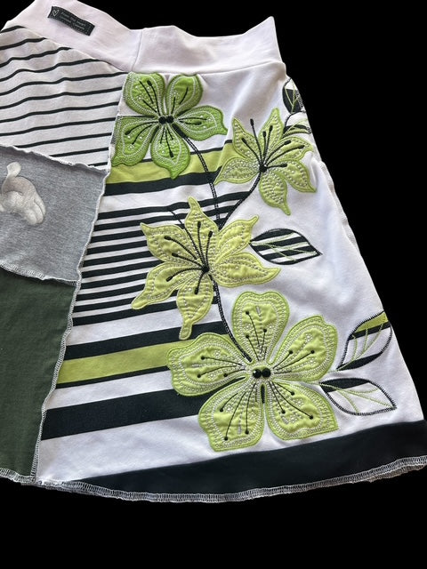 Size Small Upcycled Mickey Mouse T-shirt Skirt with Pockets image 6